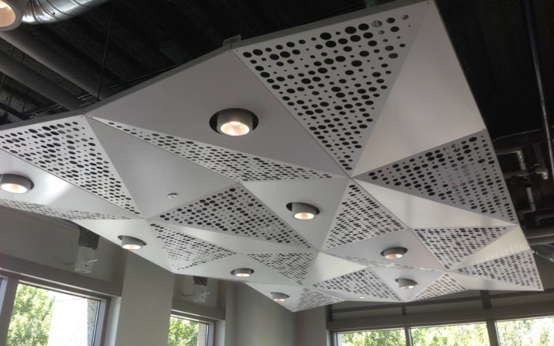 Trần kim loại văn phòng