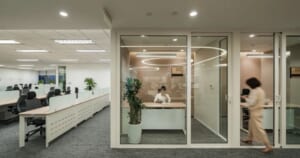 5 Công Dụng Của Vách Ngăn Văn Phòng Bạn Nên Biết