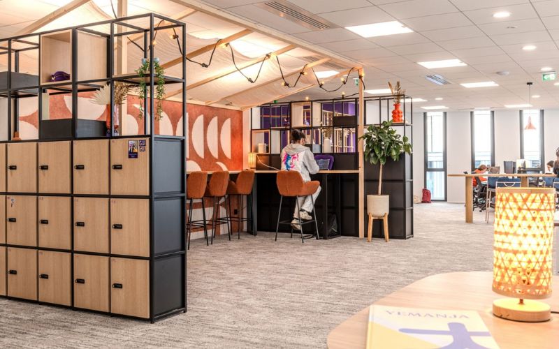 Tiếng ồn đến từ không gian làm việc