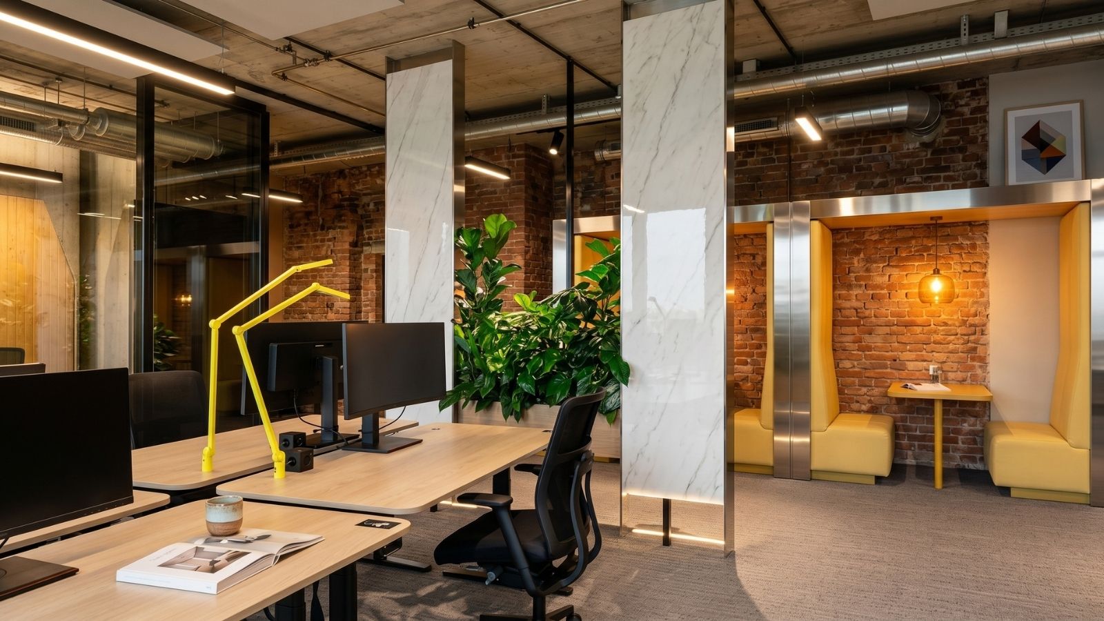 thiết kế văn phòng công nghiệp với văn phòng truyền thống