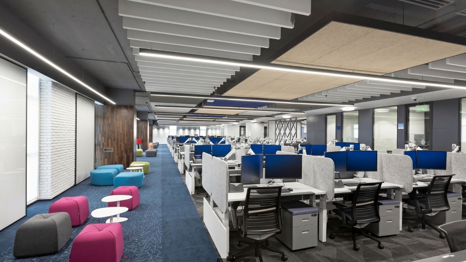 Dùng vách ngăn nỉ giúp giảm tiếng ồn trong văn phòng