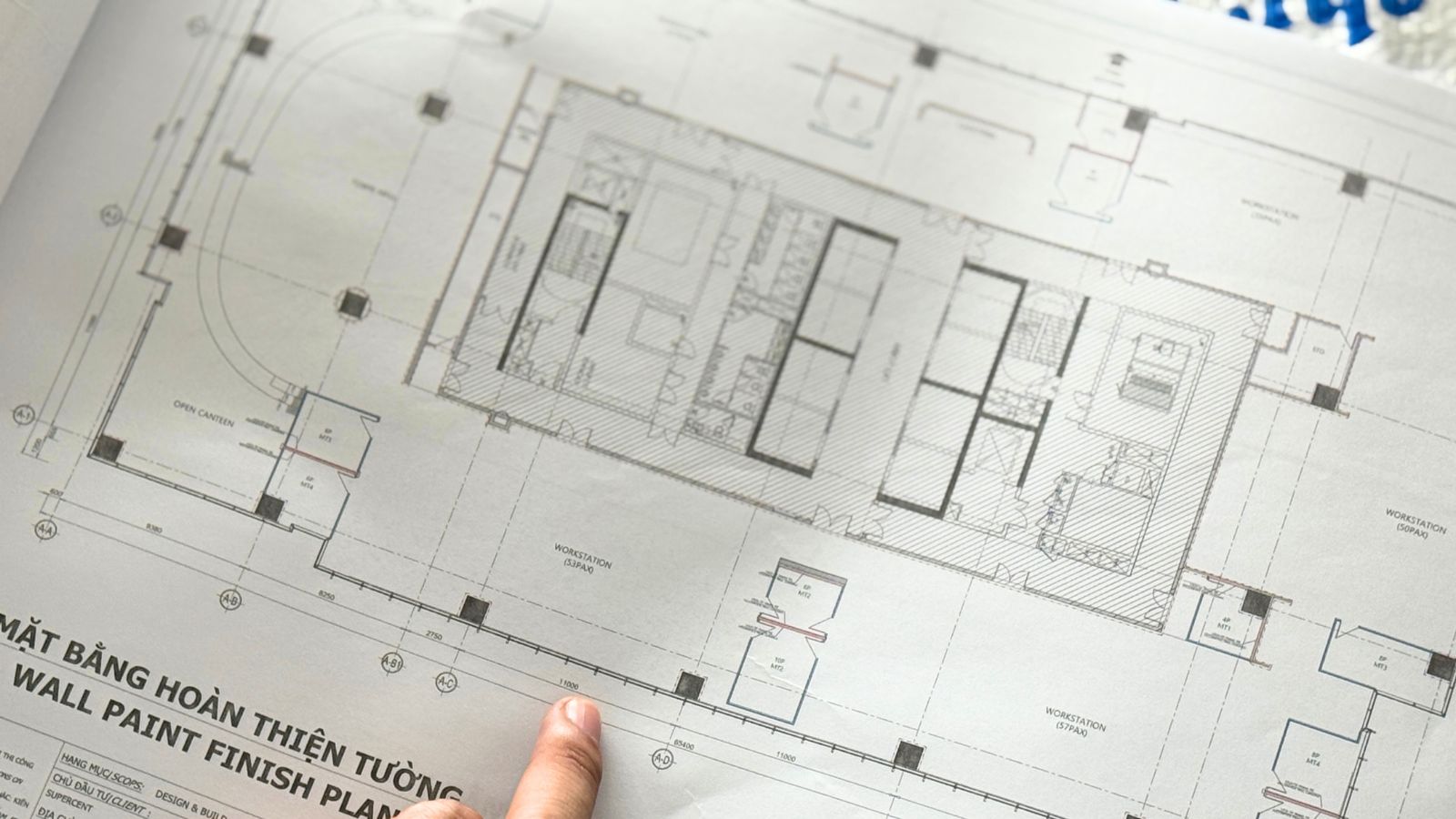 Bản vẽ thiết kế mặt bằng phân chia công năng nội thất cho không gian văn phòng.
