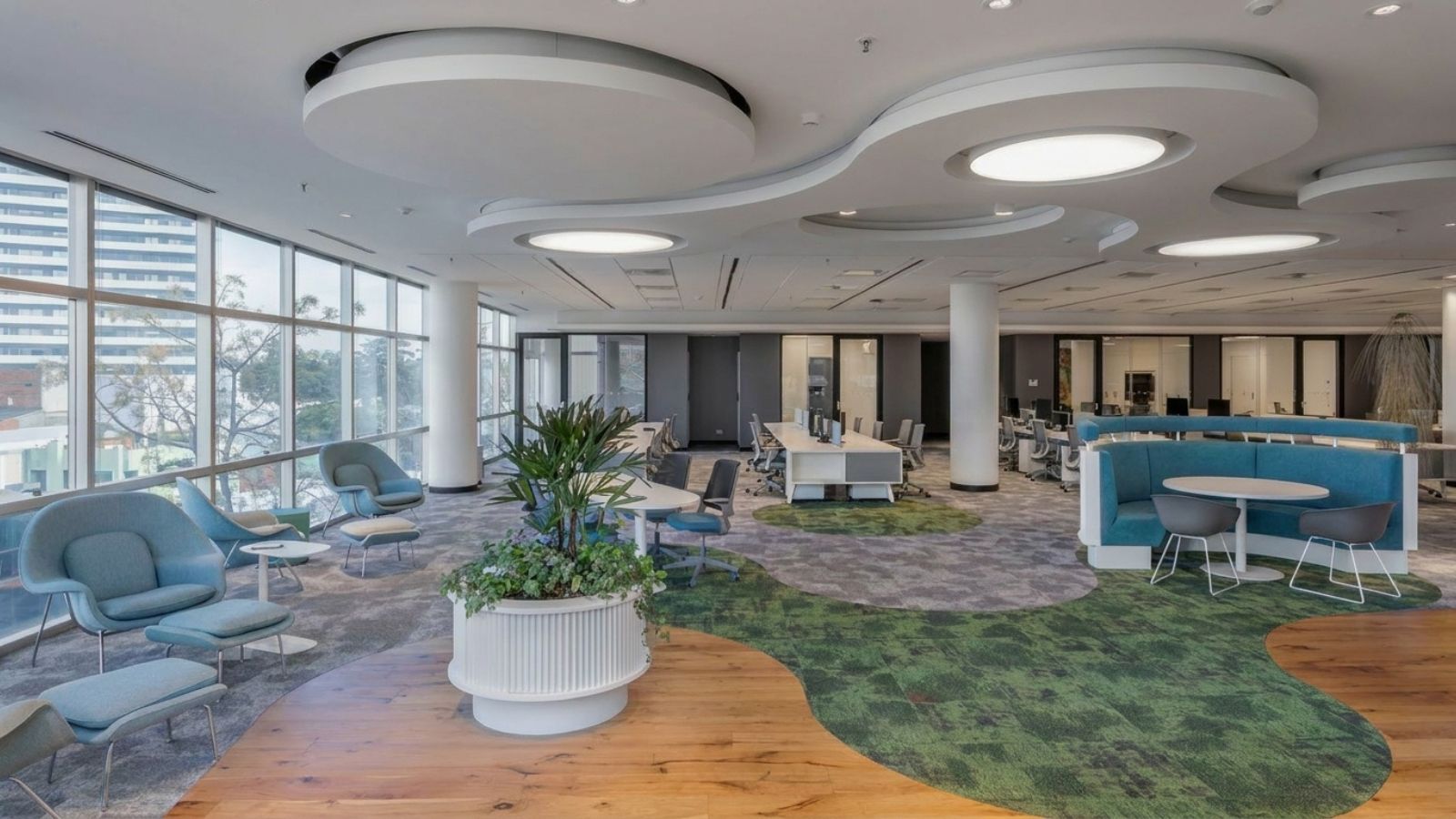 Khu vực tiếp khách văn phòng hiện đại, thiết kế hợp lý và tối ưu không gian.