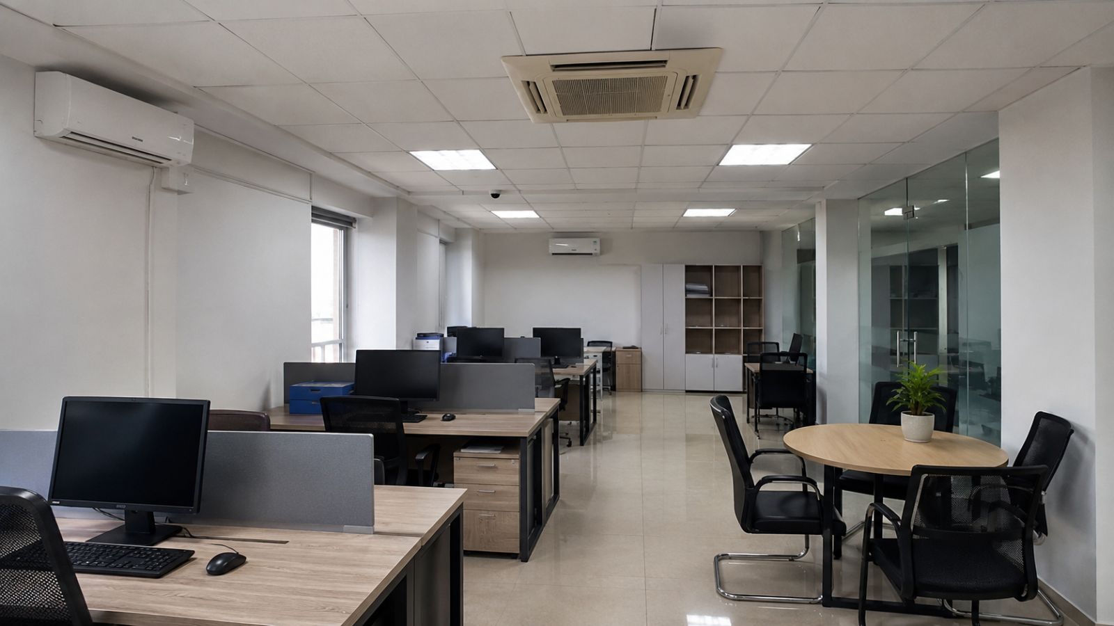 7 Tiêu Chuẩn Thiết Kế Văn Phòng Làm Việc Tối Ưu Hiệu Suất 2026 16 Văn phòng hạng C với quy mô nhỏ