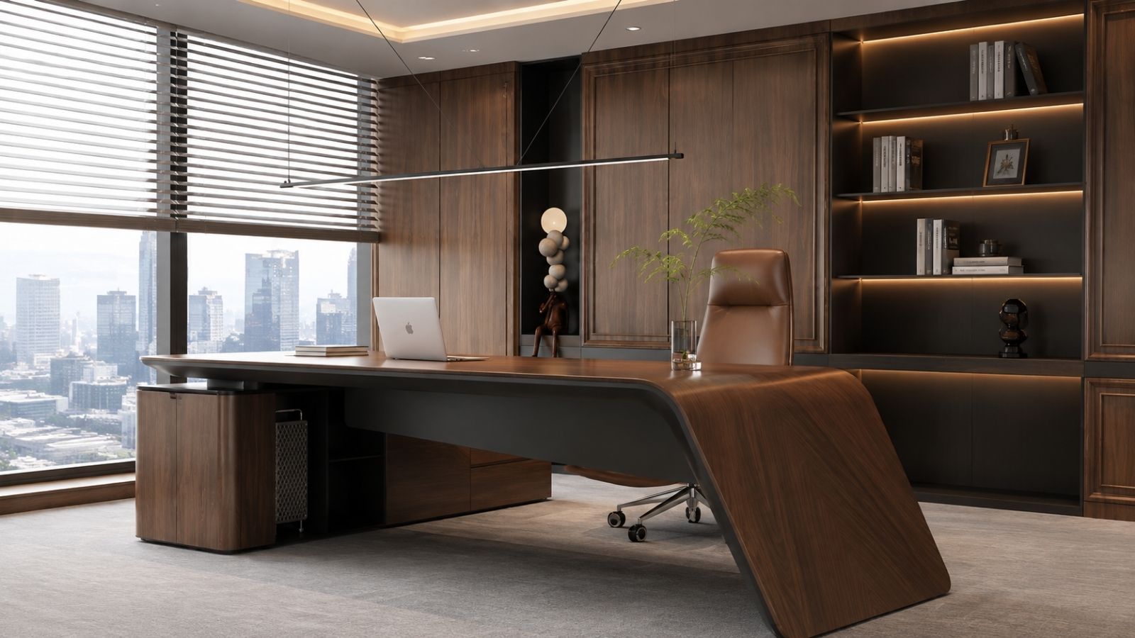 Trang 2Bàn làm việc giám đốc dáng uốn cong mềm mại bằng gỗ cao cấp đặt cạnh cửa sổ kính lớn có rèm sáo